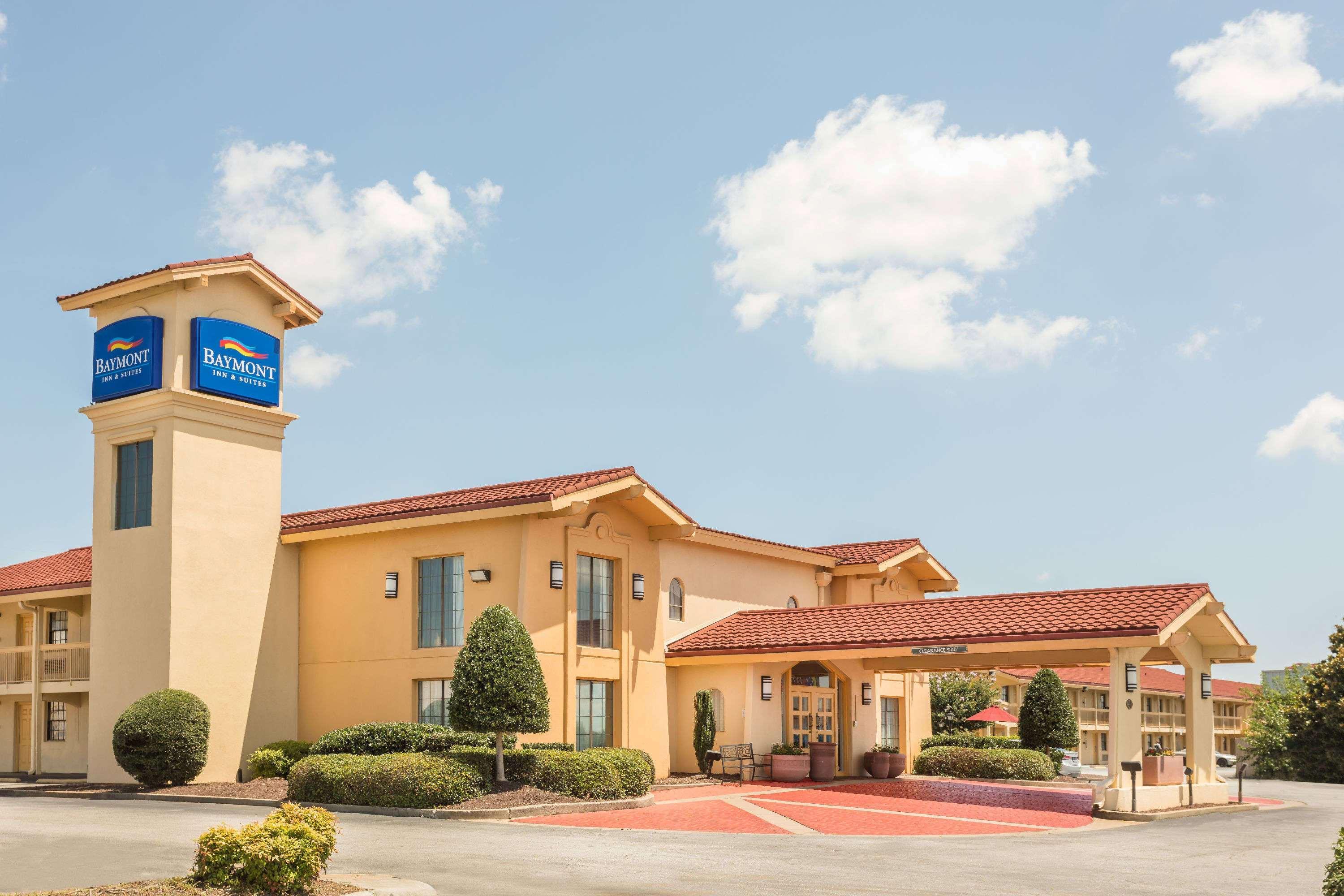 Baymont By Wyndham Greenville Woodruff Rd Exterior photo