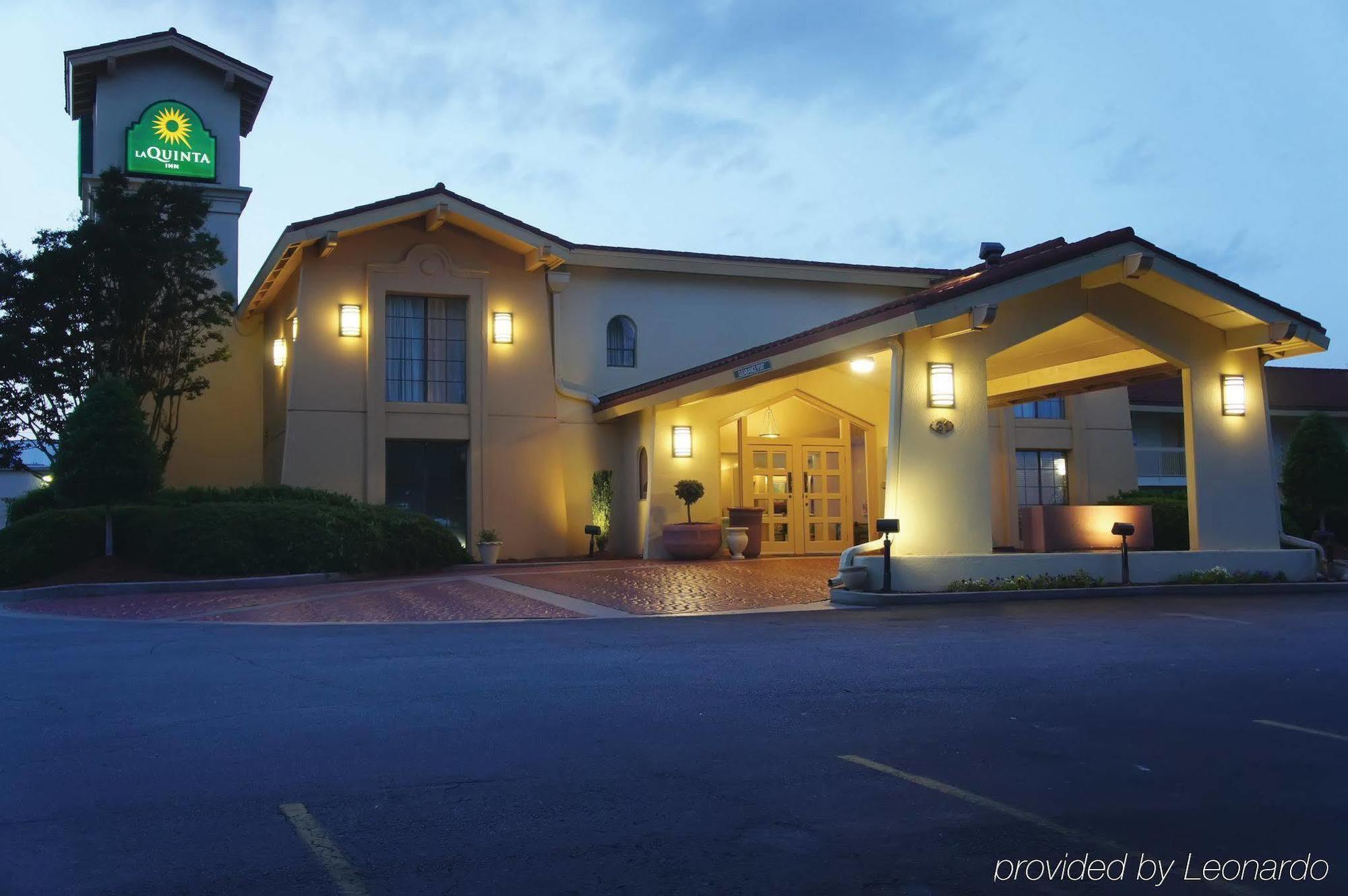 Baymont By Wyndham Greenville Woodruff Rd Exterior photo